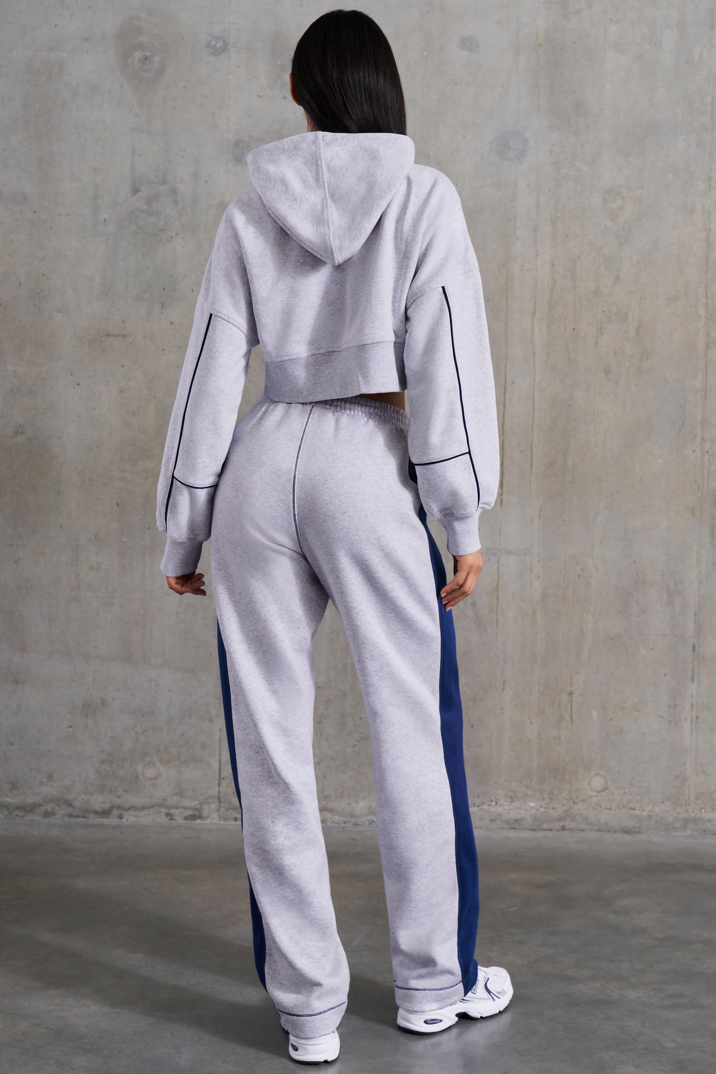 Elite - Wide Leg Sweatpants in Heather Grey